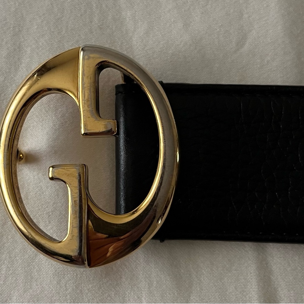 Gucci Black Belt with Gold Logo Buckle - Picture 5 of 6